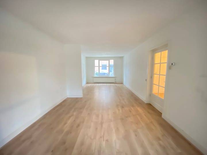 Photo 3 of Eendrachtstraat 27-H