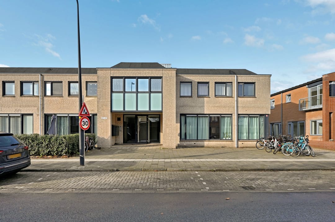 Foto 1 van Uiverlaan 10-C