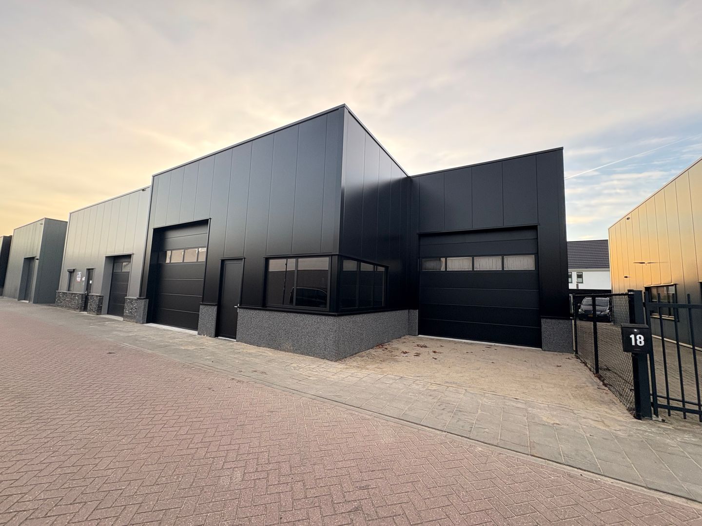 Bekijk foto 1 van Dr. Dreeslaan 206