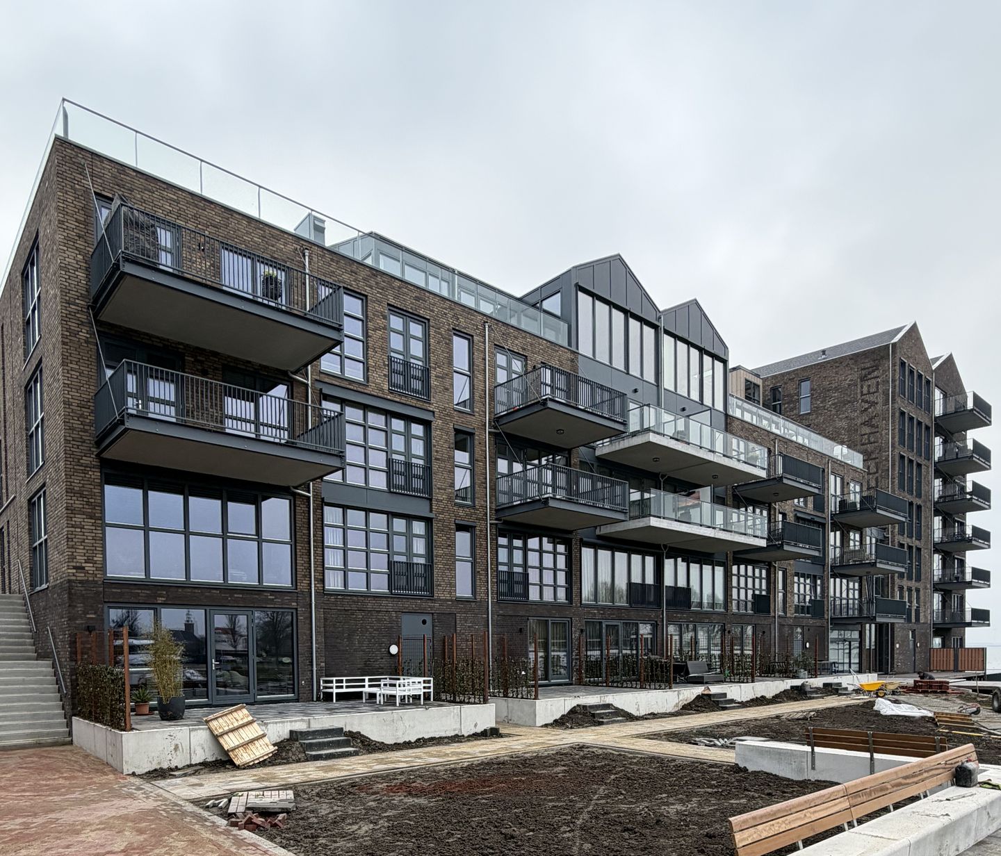 Foto 1 van Stationsplein 114