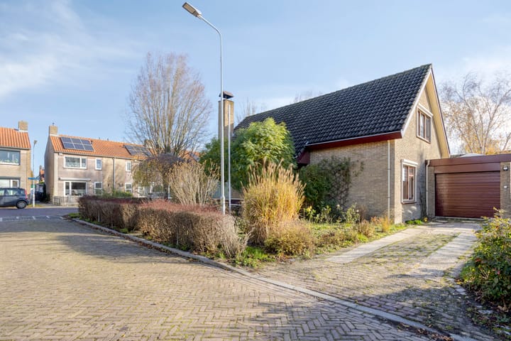 Photo 2 of Vincent van Goghstraat 1