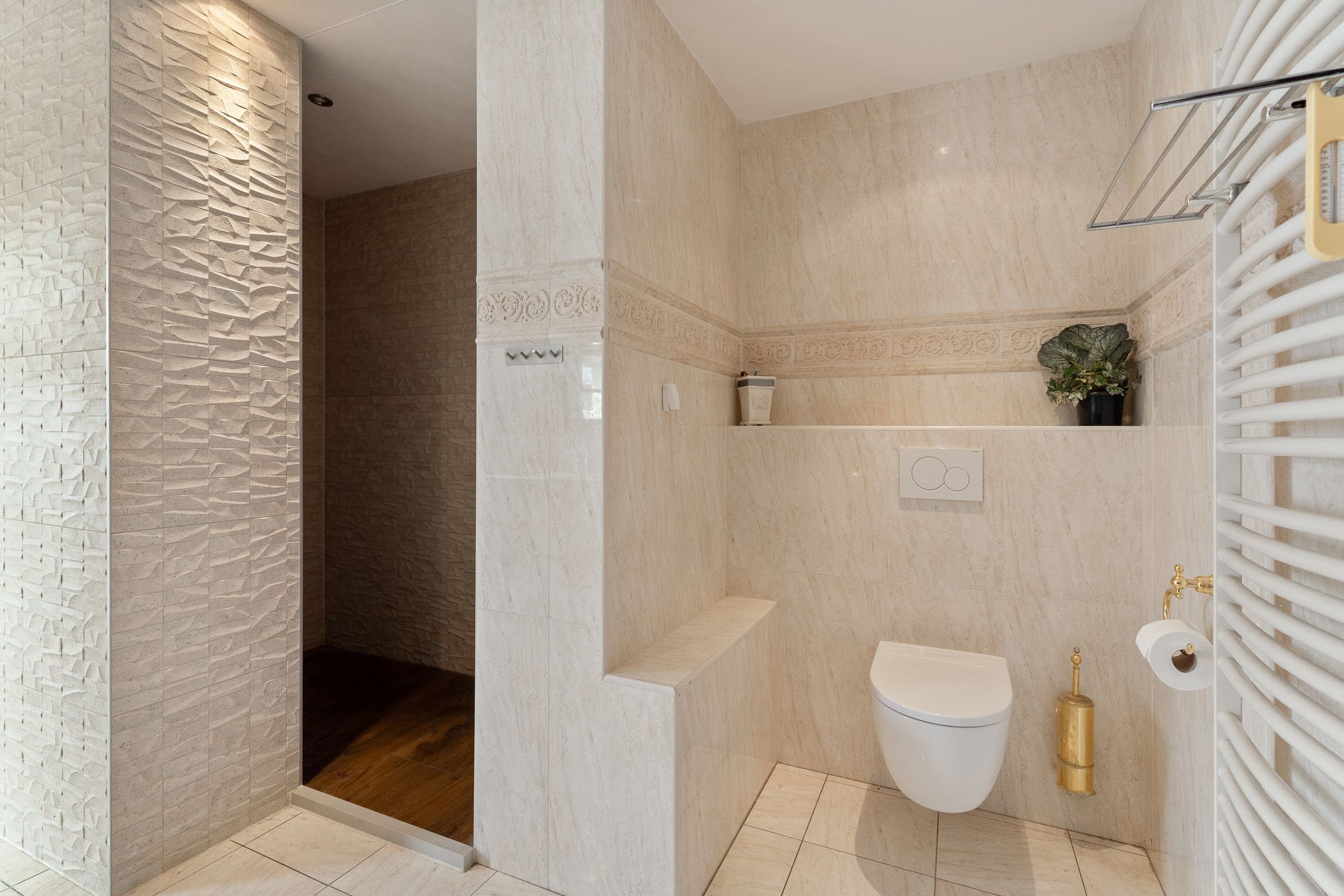 Foto 33 van Korenbeursstraat 4