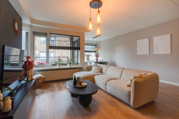 Foto 4 van Van Tijnplein 2