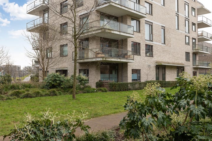 Photo 2 of Faas Wilkesstraat 6