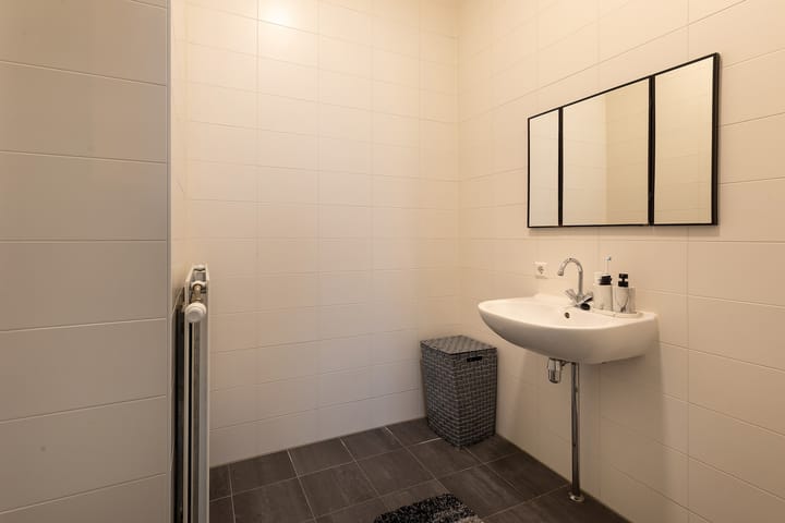 Photo 11 of Faas Wilkesstraat 6