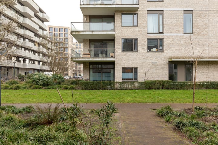 Photo 18 of Faas Wilkesstraat 6