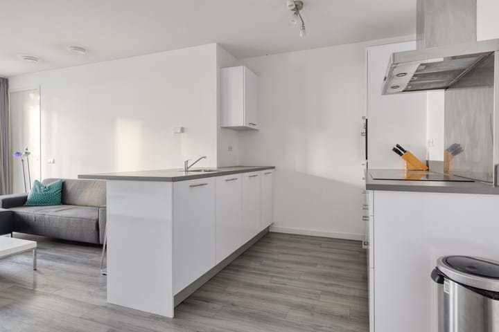 Photo 7 of Kruisplein 604