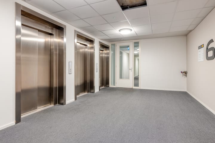 Photo 22 of Kruisplein 604