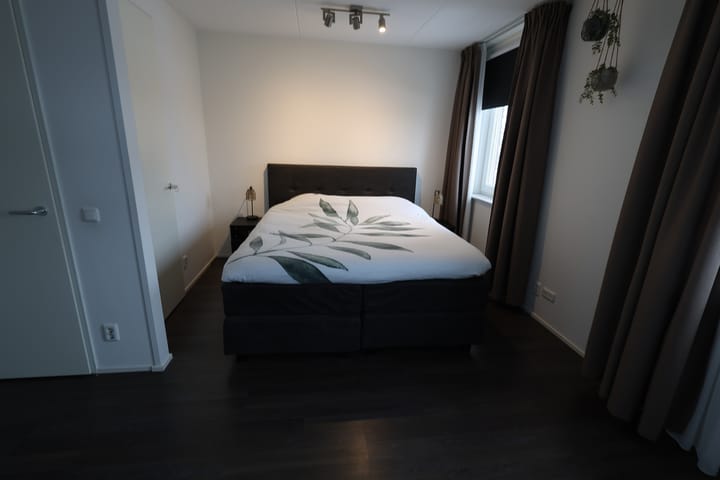 Foto 15 van Esrand 64