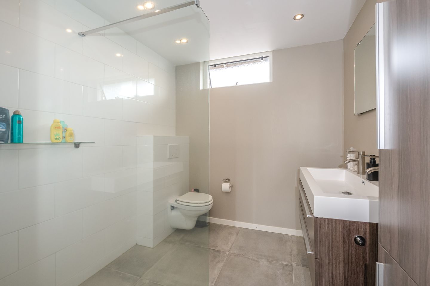 Photo 5 of Gentiaan 44