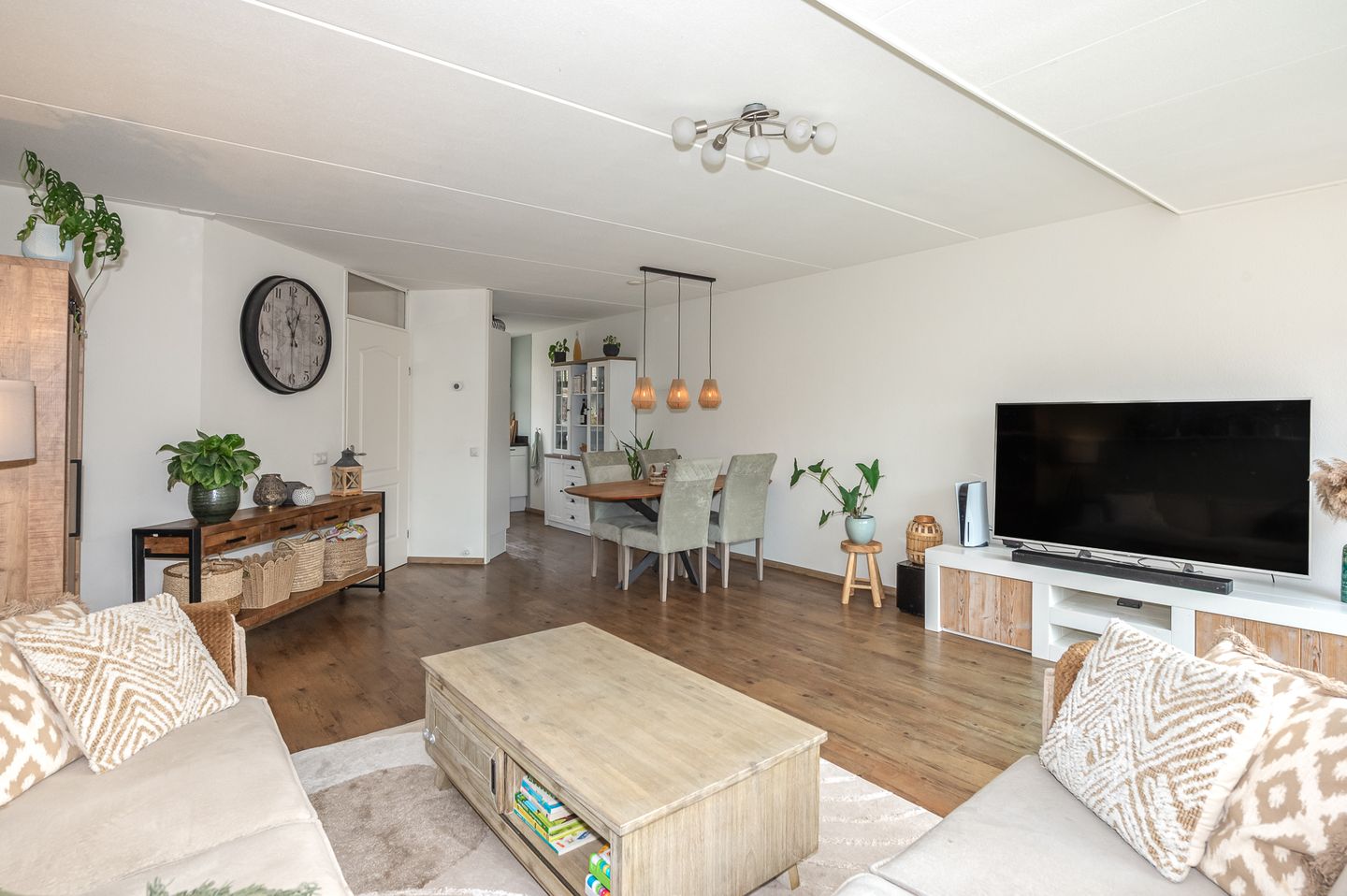 Photo 19 of Gentiaan 44