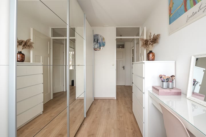 Foto 33 van Gentiaan 44