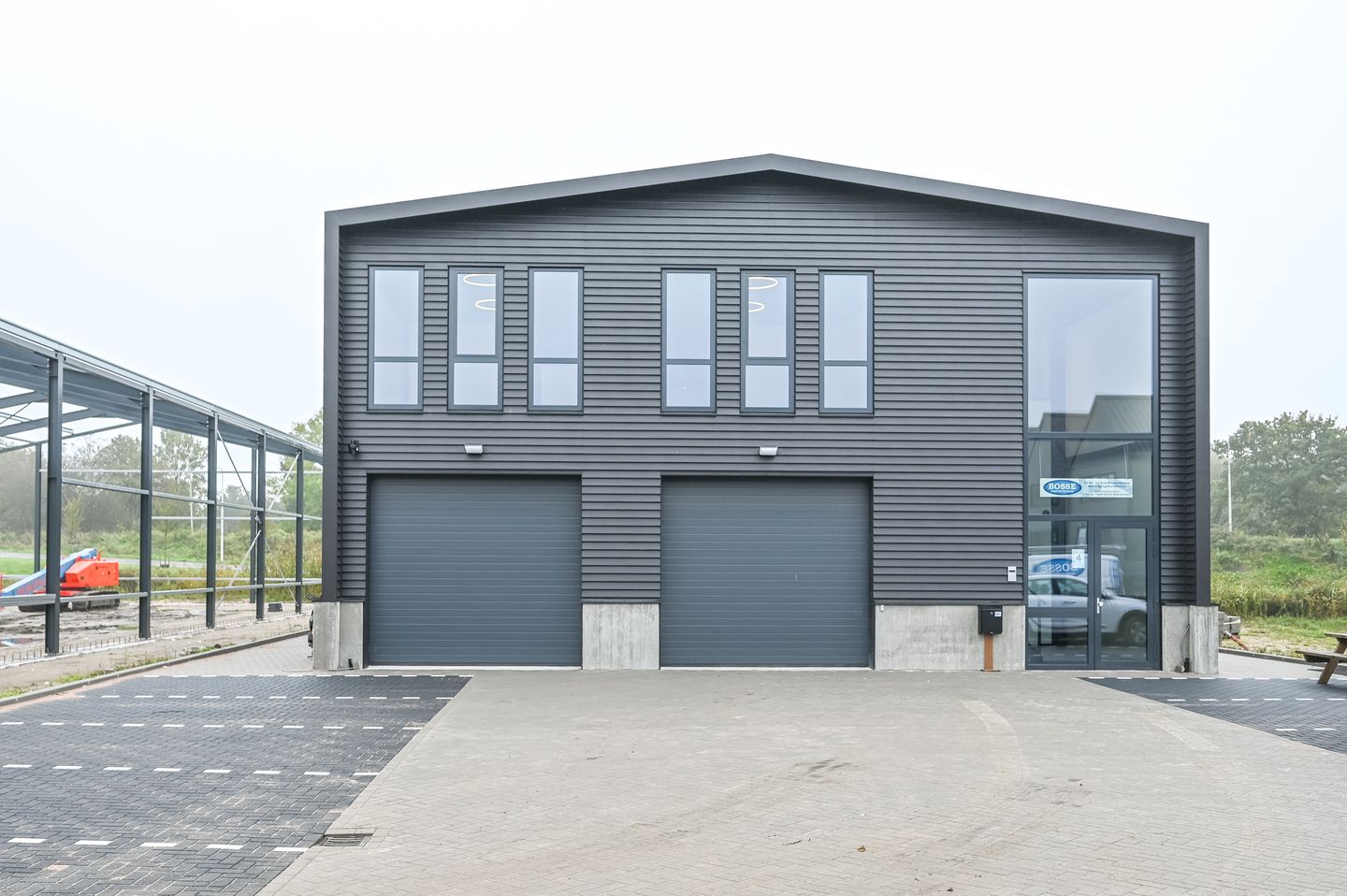 View photo 1 of Burgemeester Hoffscholteweg 4