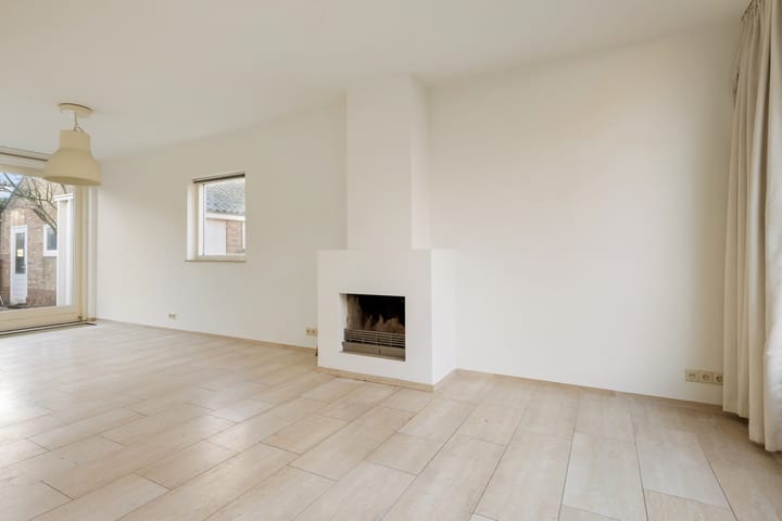 Foto 5 van Doude van Troostwijkstraat 49