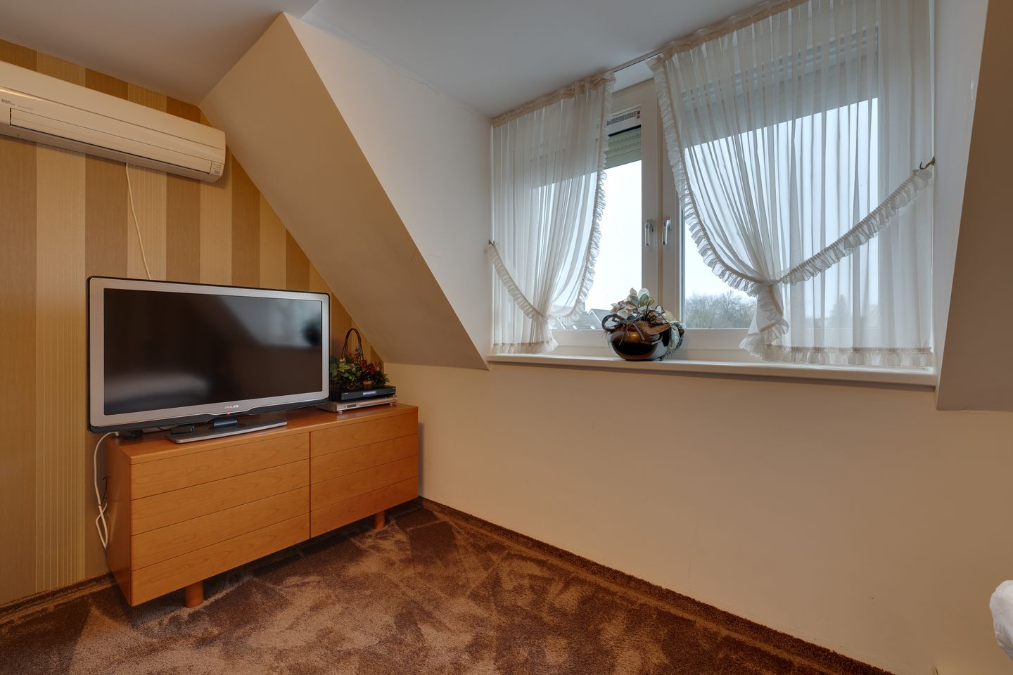 Photo 50 of Dick Tolstraat 65