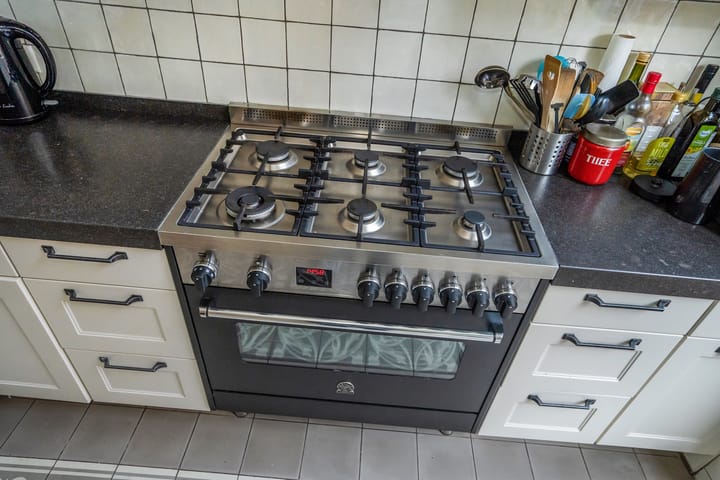 Foto 17 van Maerten Trompstraat 18