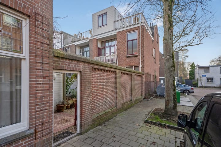 Foto 19 van Maerten Trompstraat 18