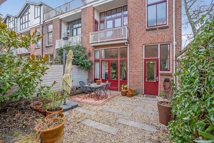 Foto 21 van Maerten Trompstraat 18