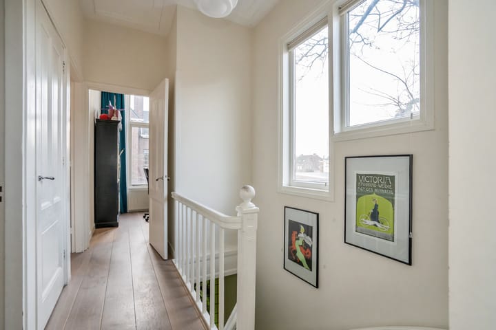 Foto 23 van Maerten Trompstraat 18