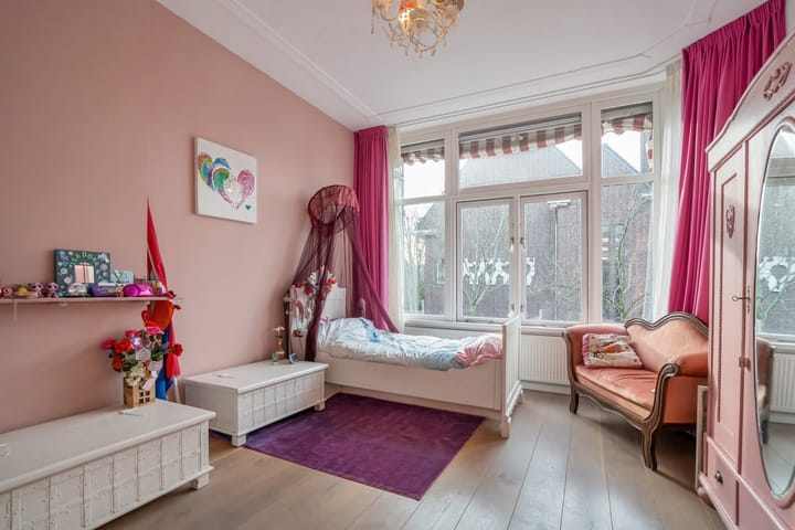 Foto 25 van Maerten Trompstraat 18