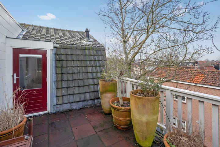 Foto 43 van Maerten Trompstraat 18