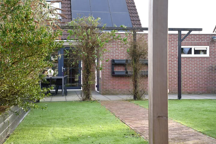 Foto 31 van Tjibbe van den Bergstraat 19