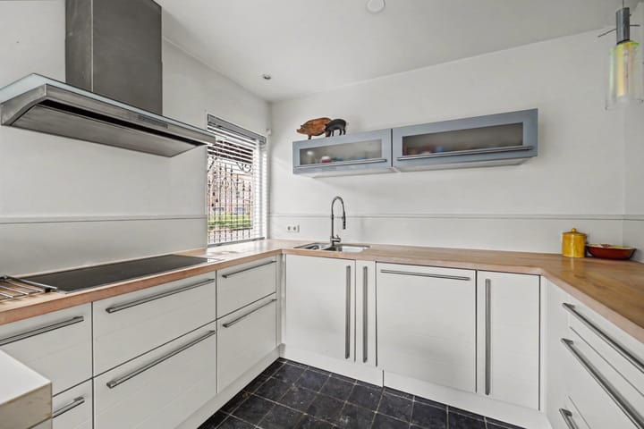 Photo 19 of Overgouw 103