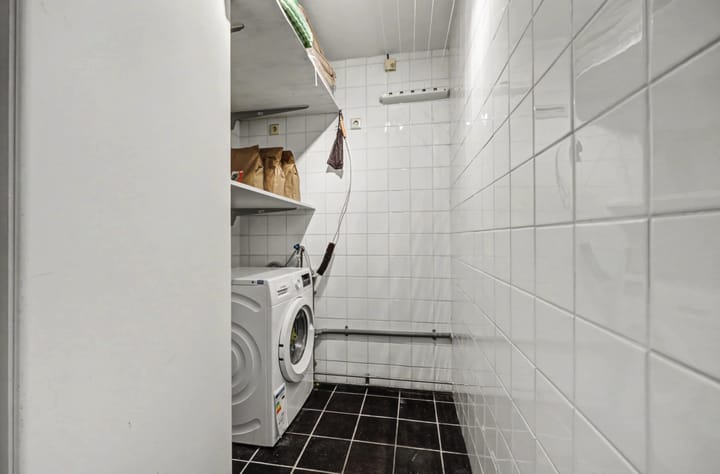 Photo 21 of Overgouw 103