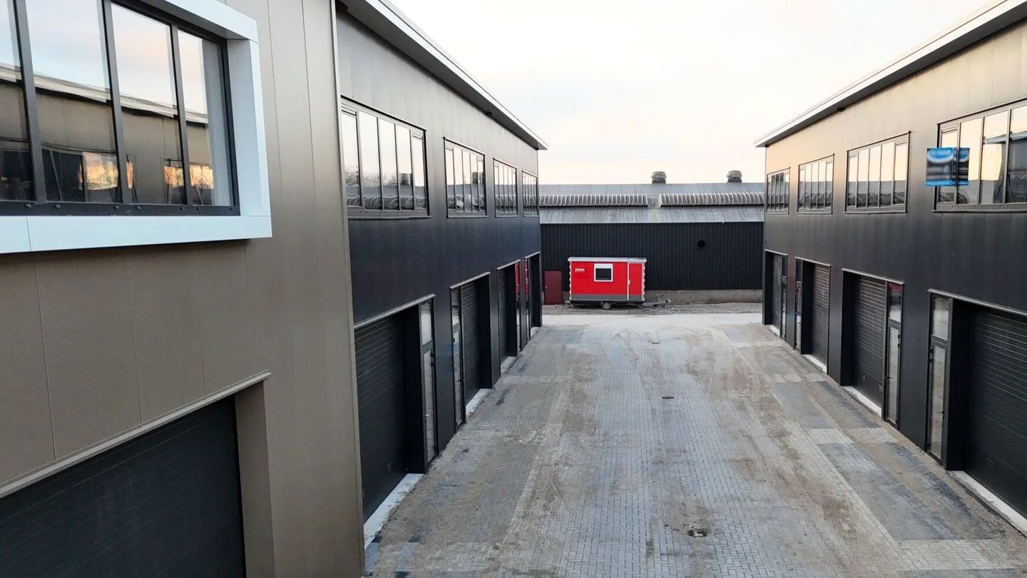 View photo 2 of Zuiderhavenweg 7