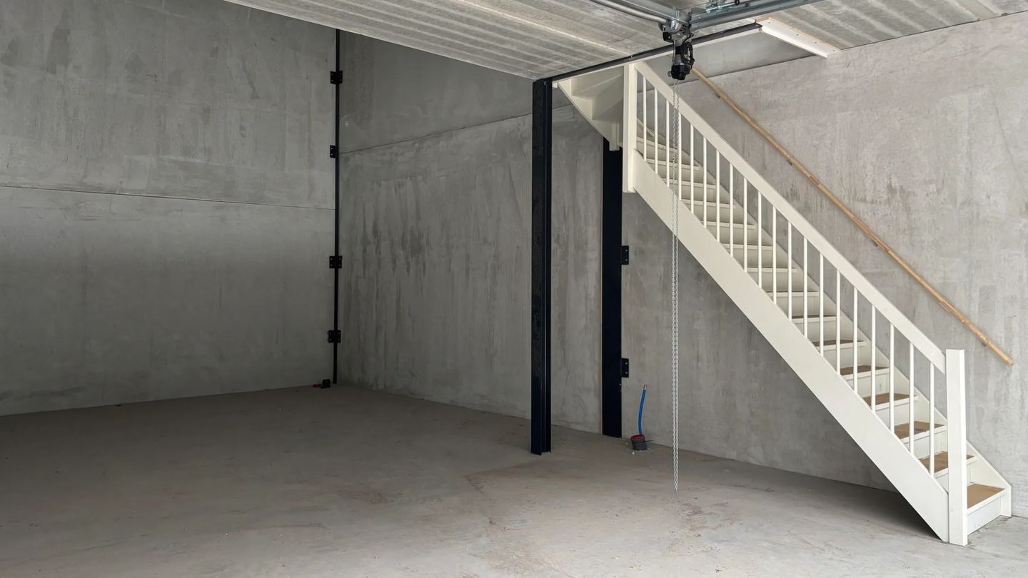 View photo 3 of Zuiderhavenweg 7