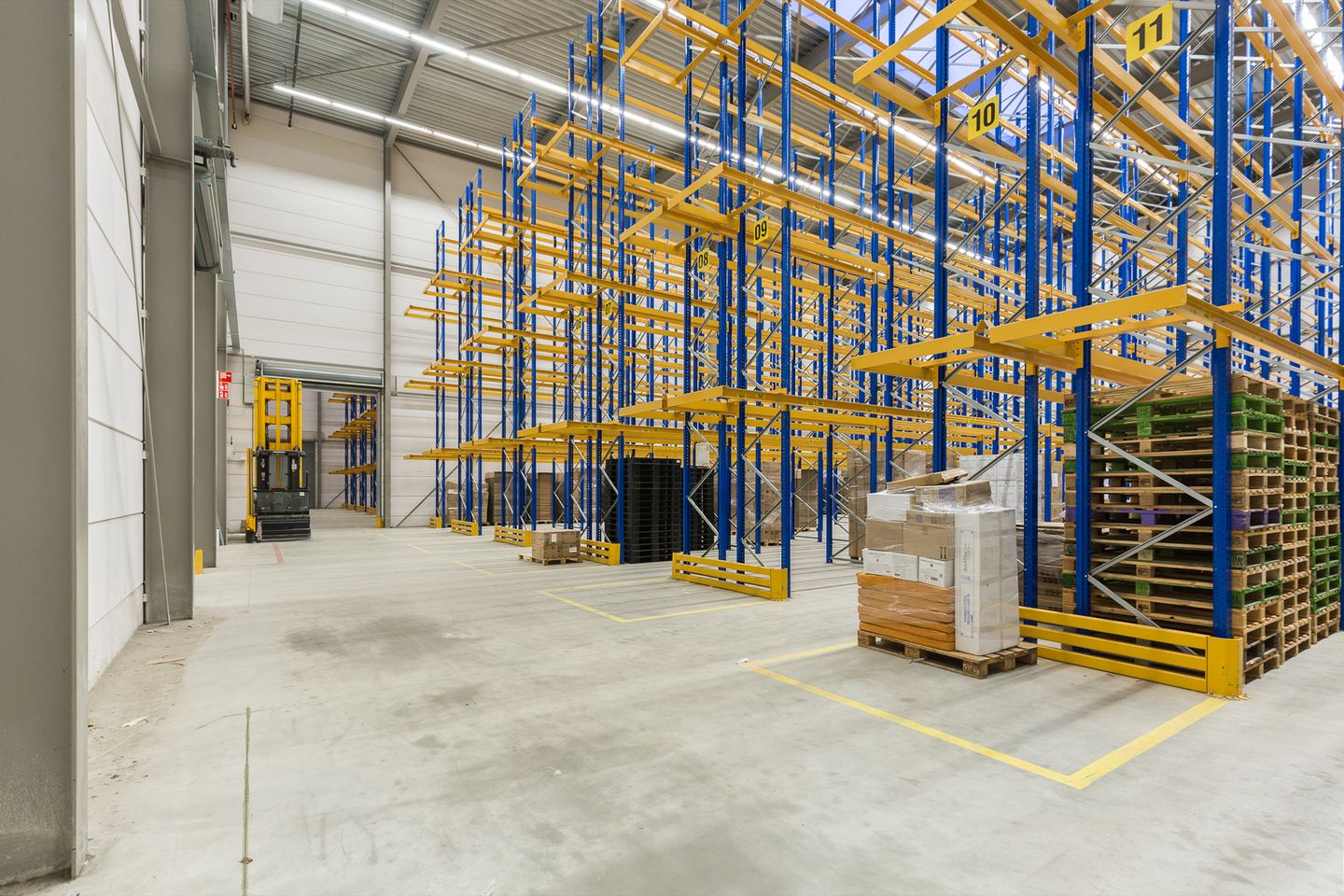 Bekijk foto 2 van Groothandelsweg 1