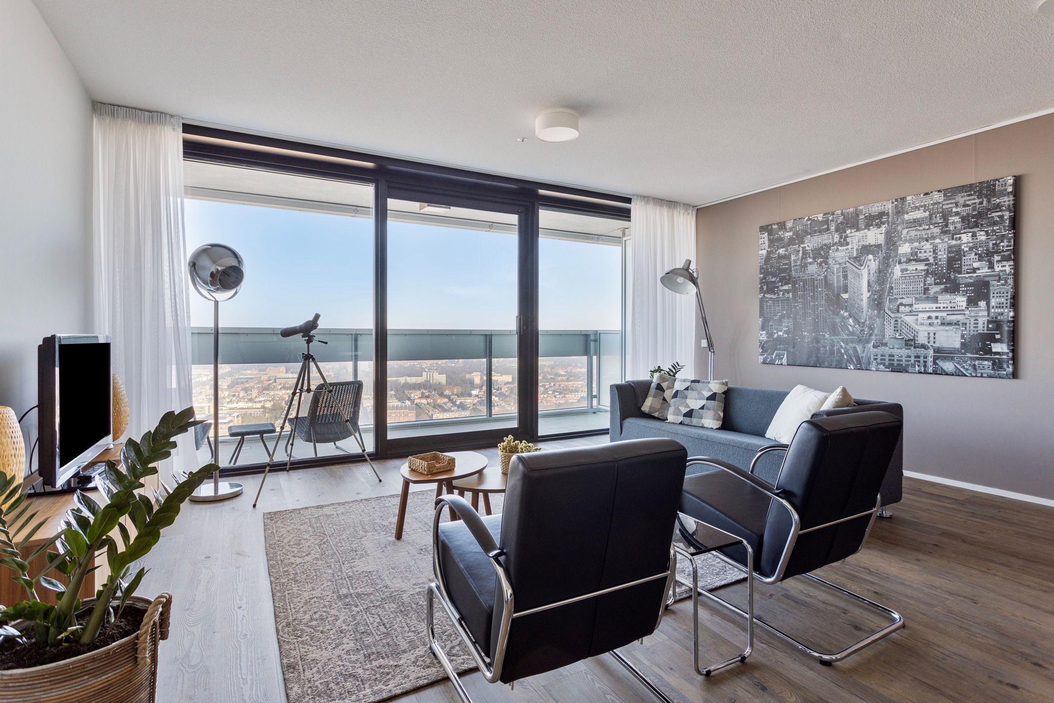 Foto 6 van Anna van Buerenplein 272