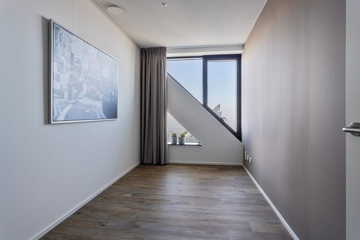 Foto 16 van Anna van Buerenplein 272