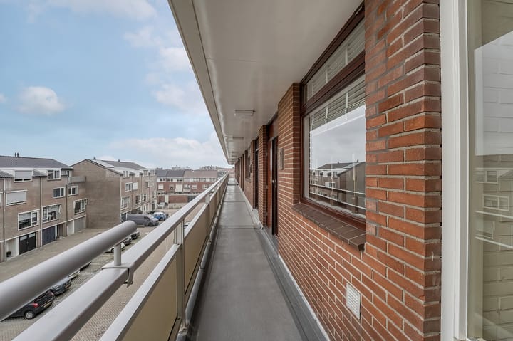 Photo 5 of Willy Sluiterstraat 137