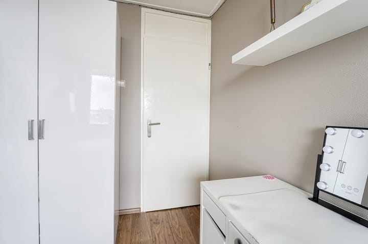 Photo 26 of Willy Sluiterstraat 137