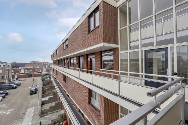 Photo 33 of Willy Sluiterstraat 137