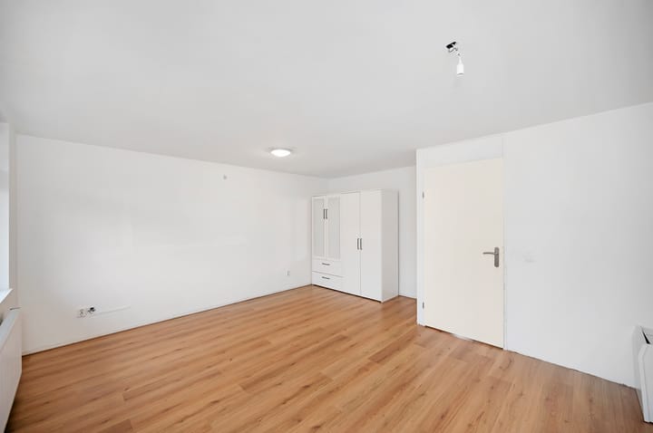 Photo 17 of Johannes Vermeerstraat 155