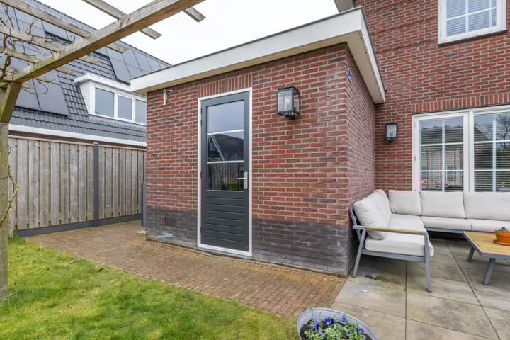 Photo 75 of Narcis 10