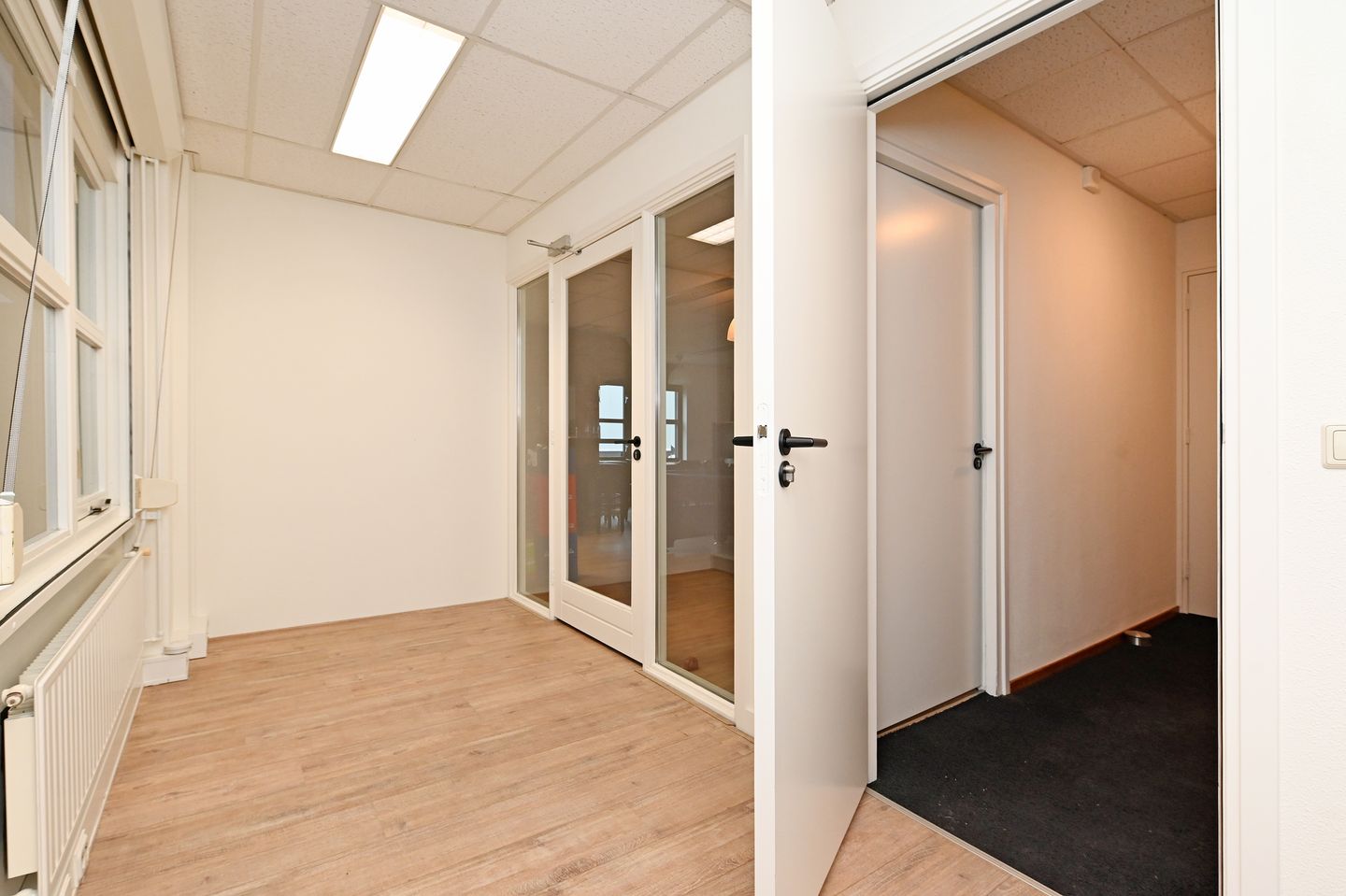 View photo 2 of Marconistraat 76