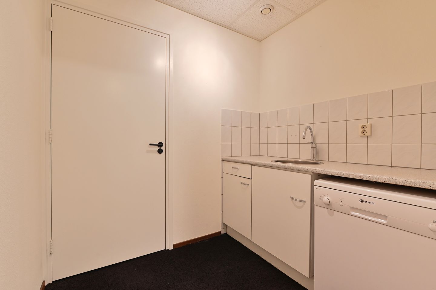 View photo 4 of Marconistraat 76