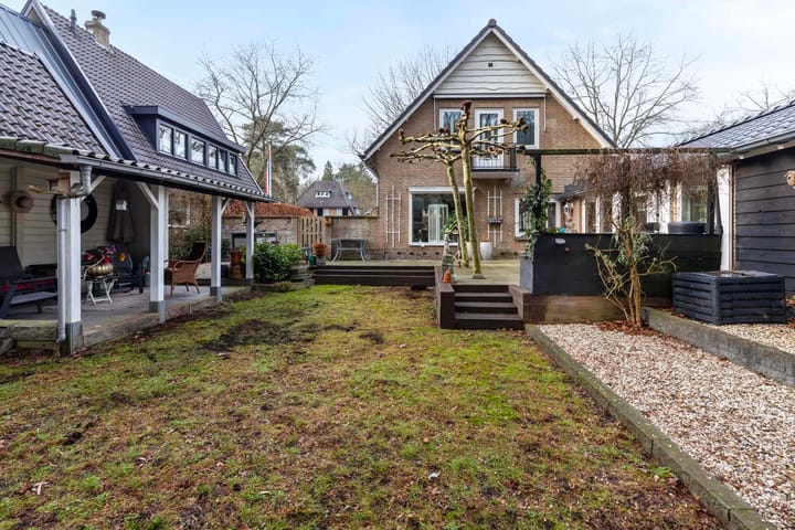 Photo 43 of Jachtlaan 151