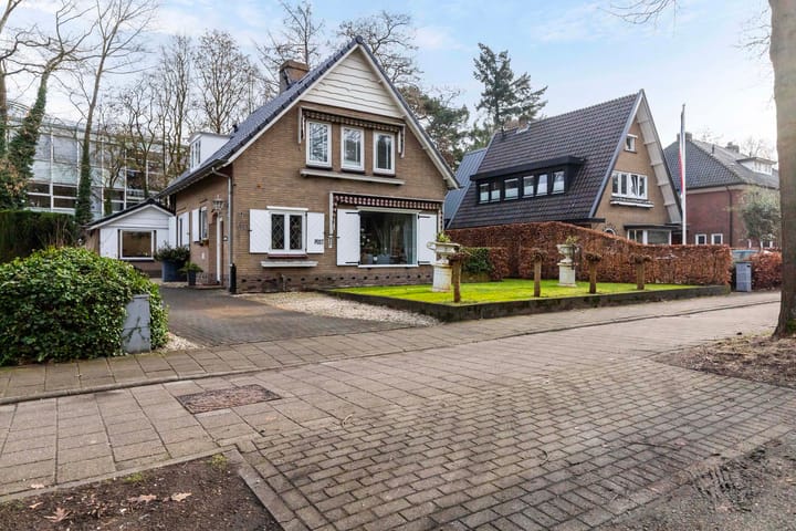 Photo 50 of Jachtlaan 151