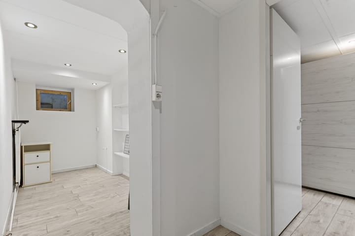 Photo 30 of Staringstraat 6