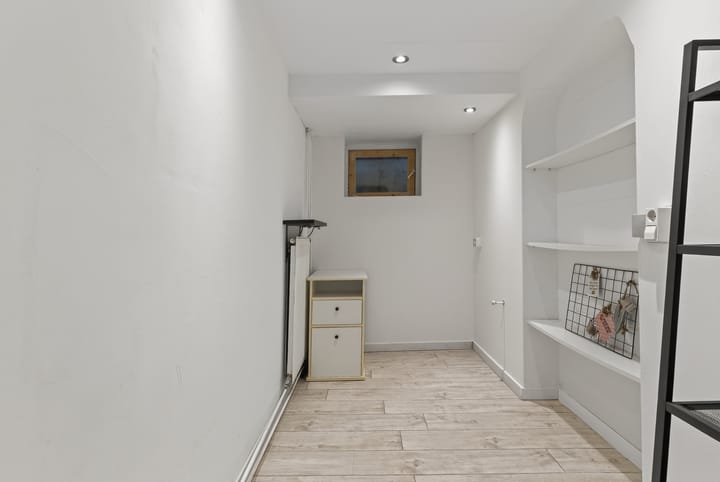 Photo 31 of Staringstraat 6