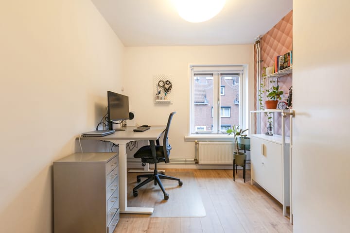 Foto 24 van Pijnboomstraat 63