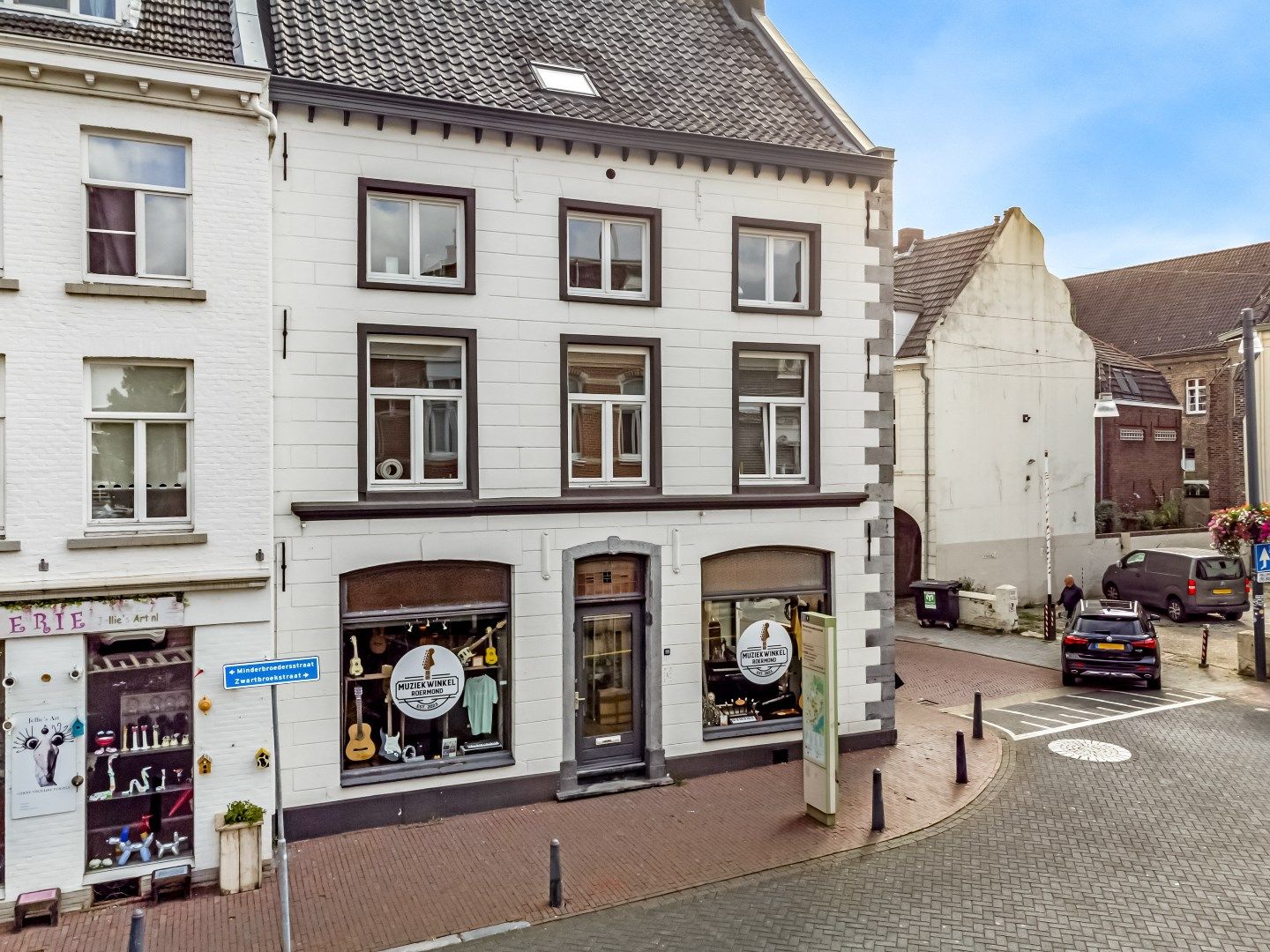 View photo 1 of Minderbroedersstraat 19