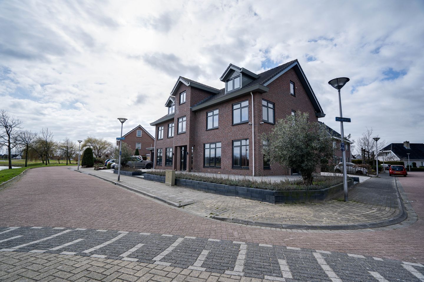 View photo 2 of Preludestraat 20