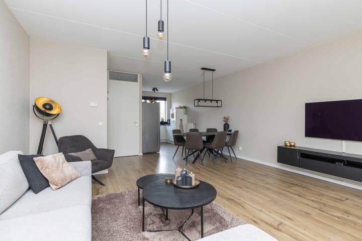 Foto 11 van Koningspage 87