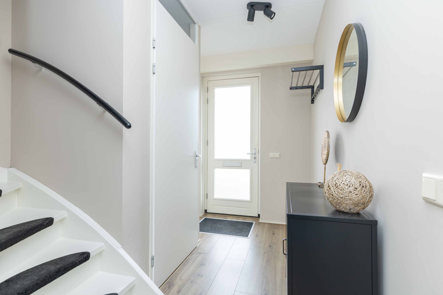 Photo 20 of Koningspage 87