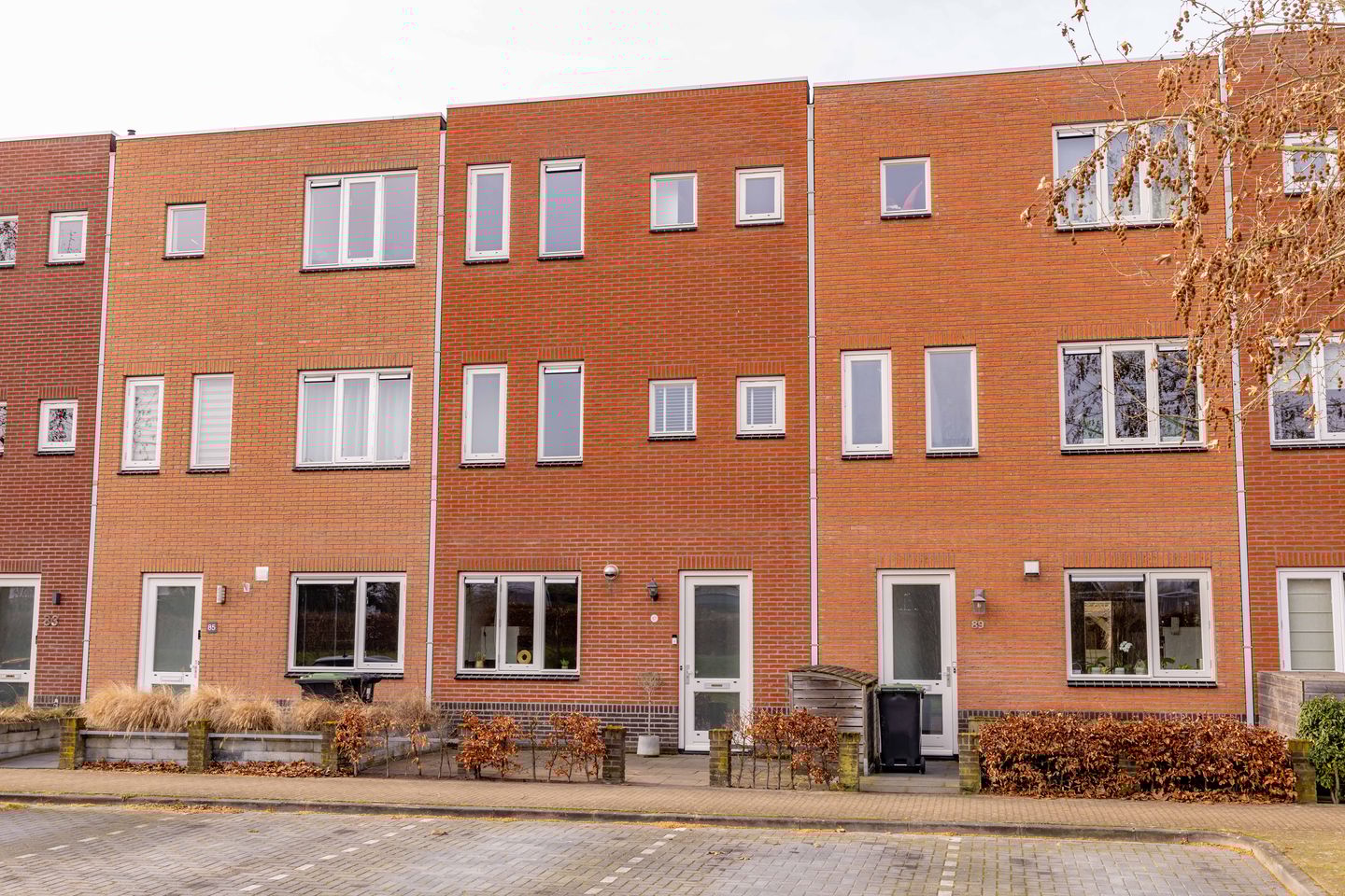 Photo 5 of Koningspage 87